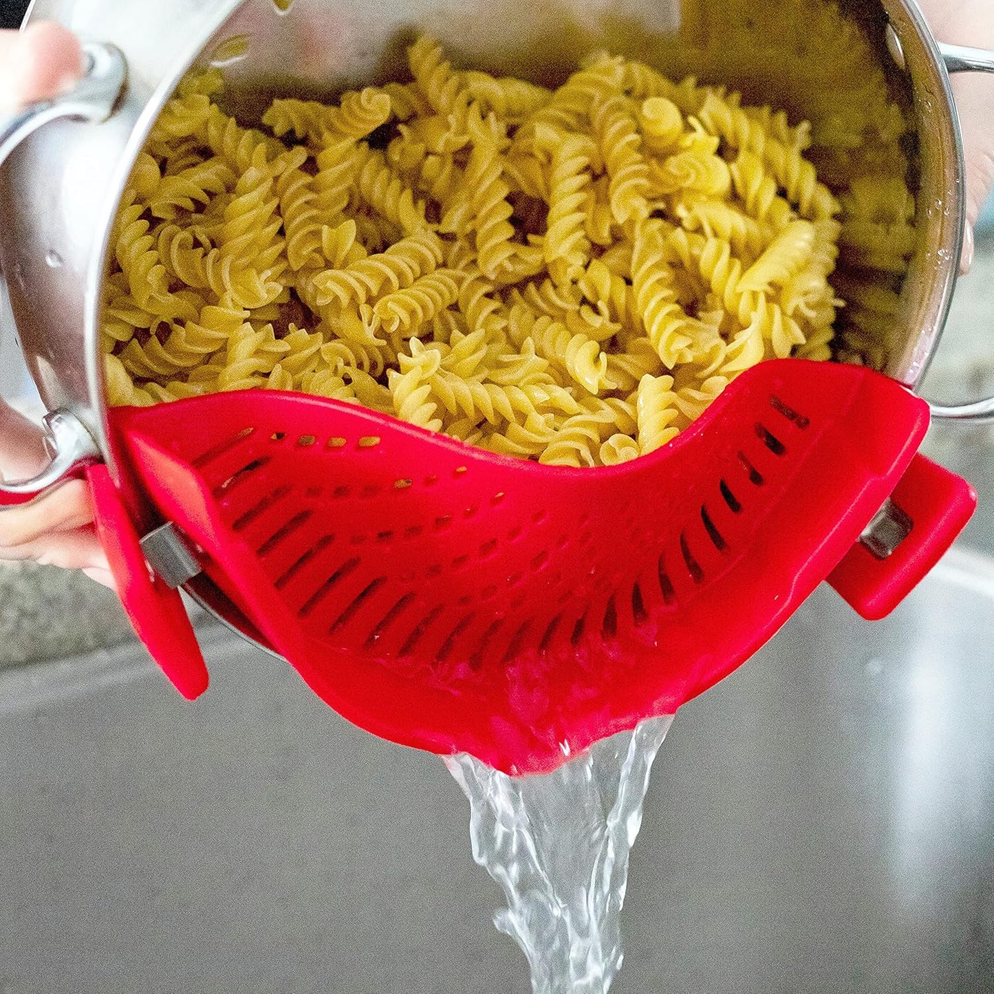 Clip on Pasta Strainer Silicone Universal Fit for All Pots and Bowls Snap on Drainer for Meat, Vegetables, Fruit Colander for Kitchen Easily Drain Food Space Saving