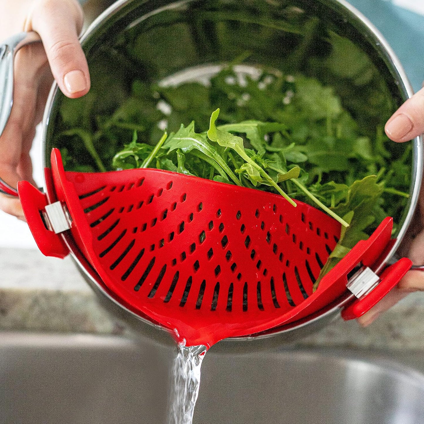 Clip on Pasta Strainer Silicone Universal Fit for All Pots and Bowls Snap on Drainer for Meat, Vegetables, Fruit Colander for Kitchen Easily Drain Food Space Saving